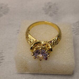 New!  Size 9.5 Gold Tone Ring with Sparkly Faux Diamond